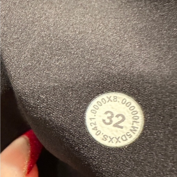 Elegant Black Women's Skirt - Picture 2 of 4